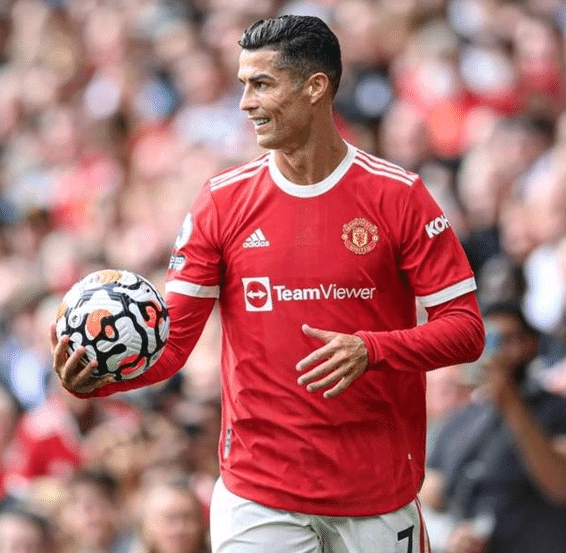 凯恩回应与巴萨传闻：我没和任何人接触，现在在拜仁很开心（凯恩谈巴萨传闻：未与任何人接触，在拜仁过得很开心）