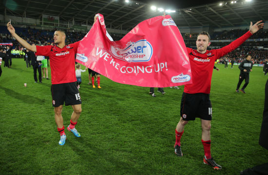 中超比赛亮点：上海海港2-1取胜山东泰山,（中超战报：上海海港2-1击败山东泰山）