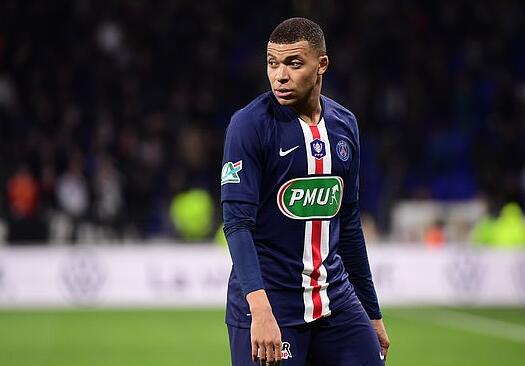 亚泰官方：寒潮来袭，长春亚泰队备战训练转至室内足球馆（亚泰公告：受寒潮影响，长春亚泰将备战训练转至室内足球馆）